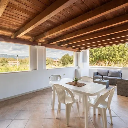 Apartament Silence & Veranda -10 Minutes From The Beaches