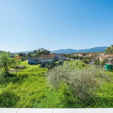 Silence & Veranda -10 Minutes From The Beaches Apartament Olia Speciosa