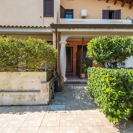 Apartmán Silence & Veranda -10 Minutes From The Beaches *
