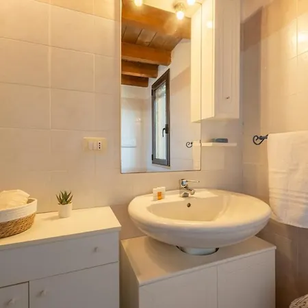 Apartament Silence & Veranda -10 Minutes From The Beaches *