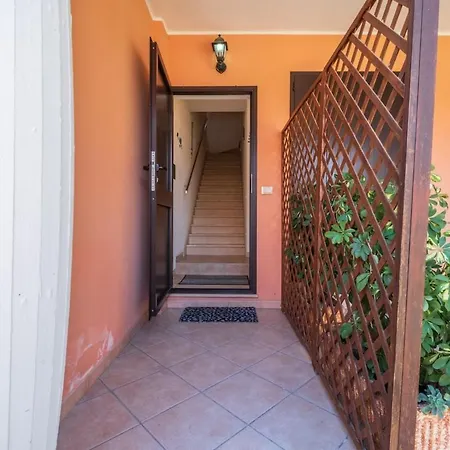 Silence & Veranda -10 Minutes From The Beaches Apartmán *
