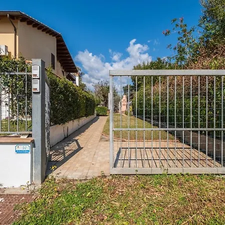 Apartament Silence & Veranda -10 Minutes From The Beaches